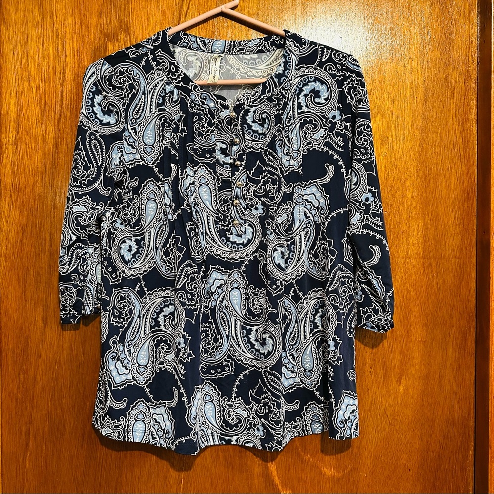 PerSeption Concept Women's‎ Blouse Blue White Paisley Top Buttons Size Small